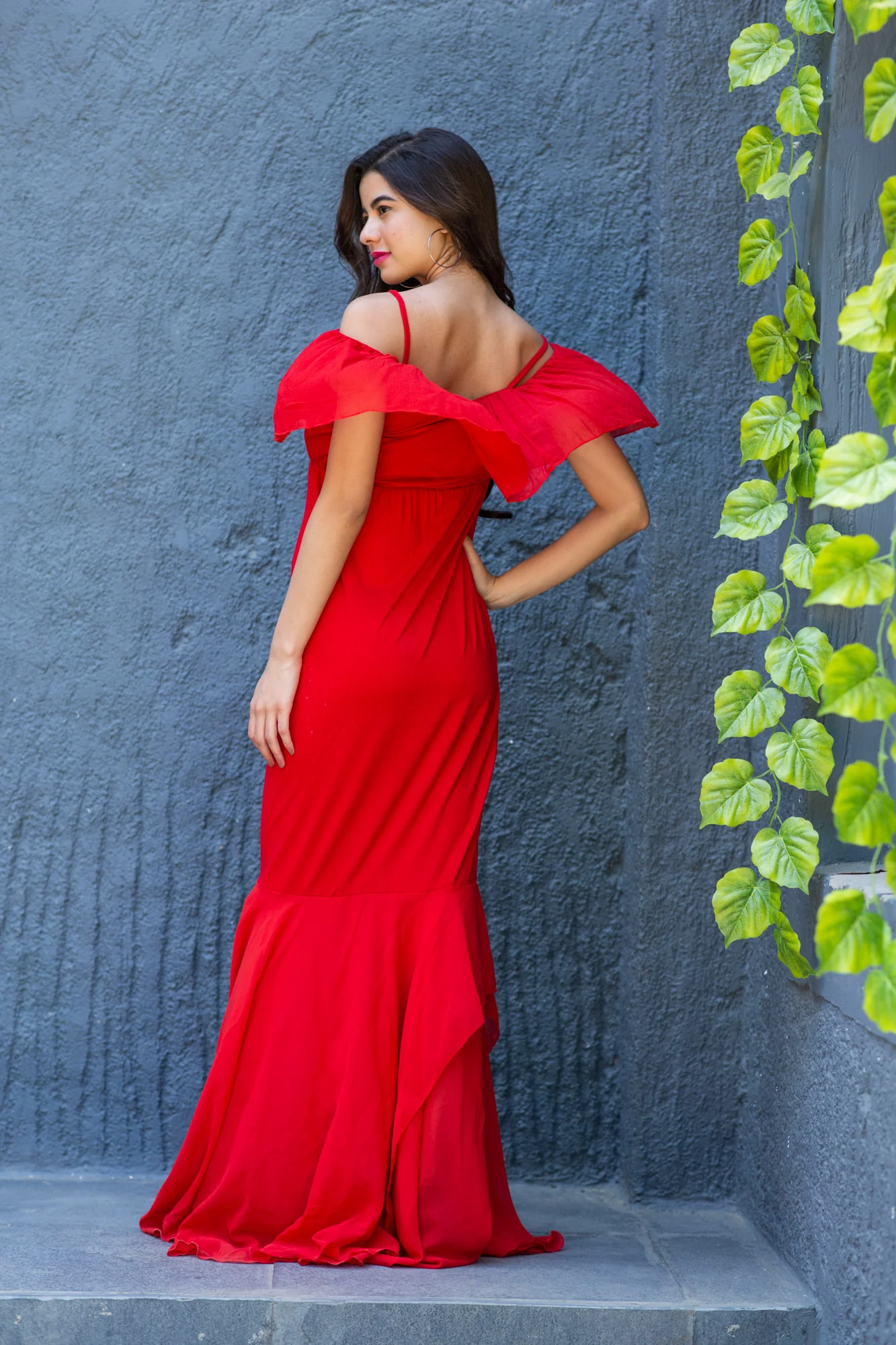 Luxe Candy Off-Shoulder Fish Cut Maternity Photoshoot Gown - Chenance
