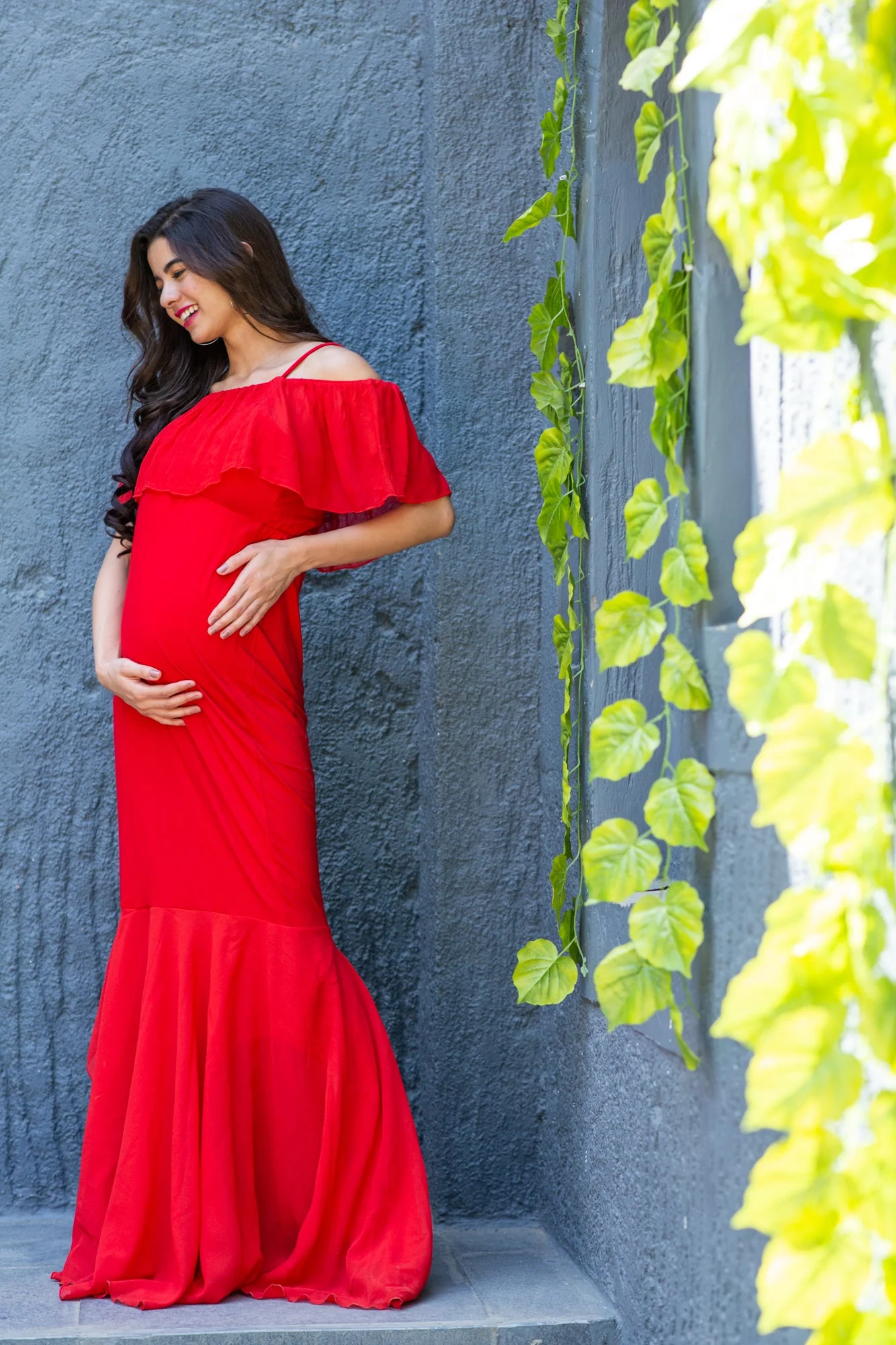 Luxe Candy Off-Shoulder Fish Cut Maternity Photoshoot Gown - Chenance