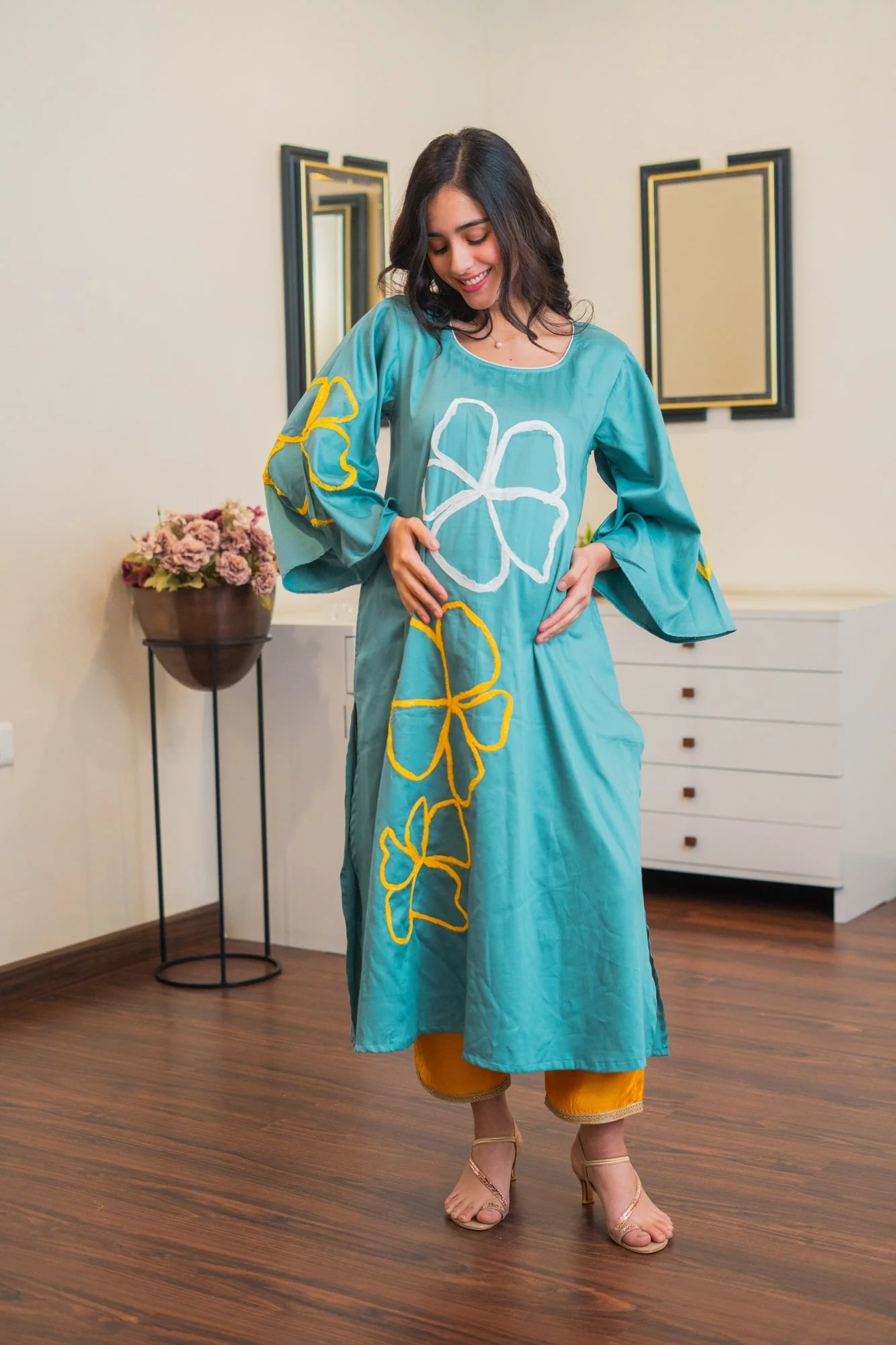 Premium Arabian Green Embroidered Maternity Kurta + Bottom (2 Pc) - Chenance