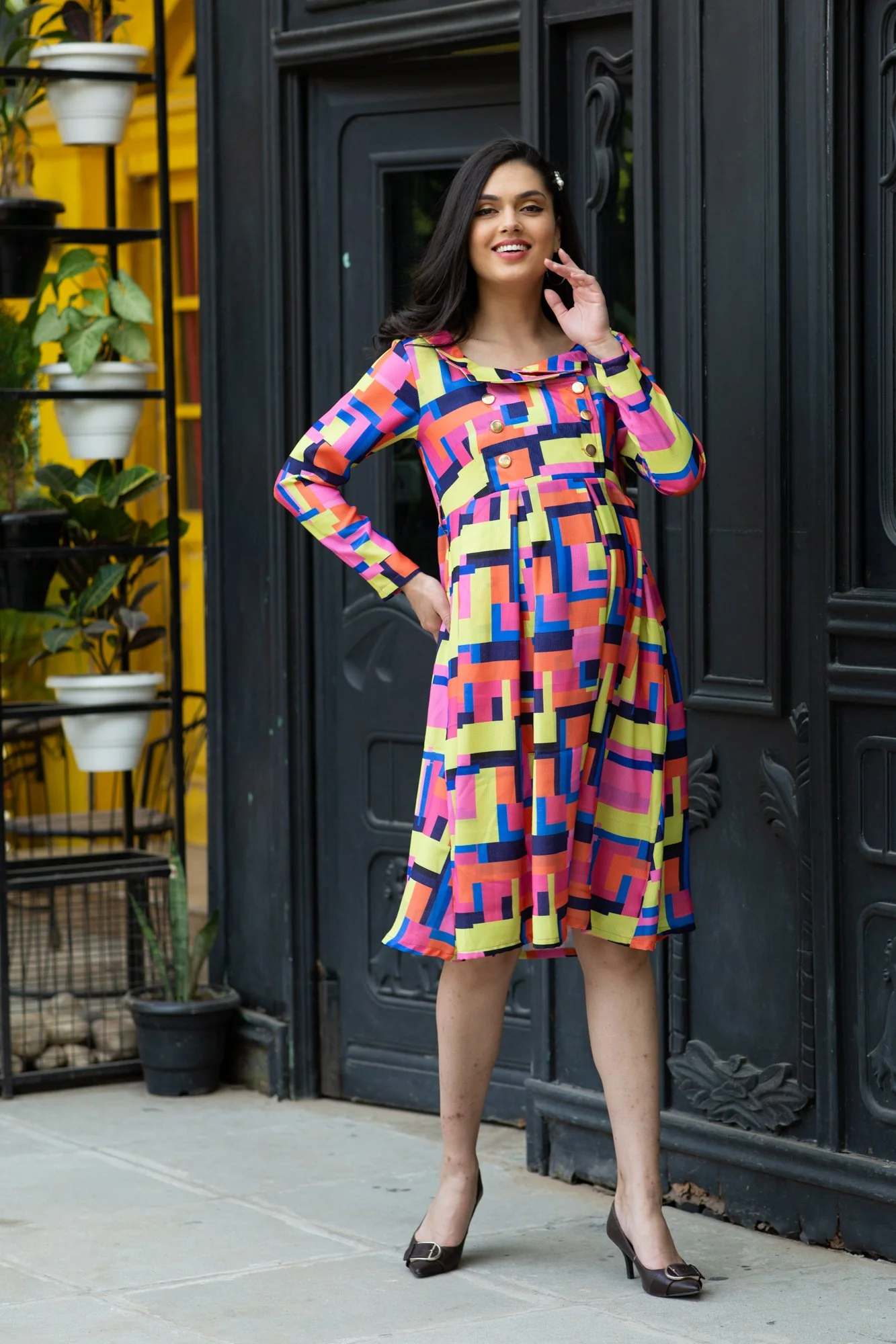 Premium Bubblegum Abstract Chic Collared Maternity Dress - Chenance