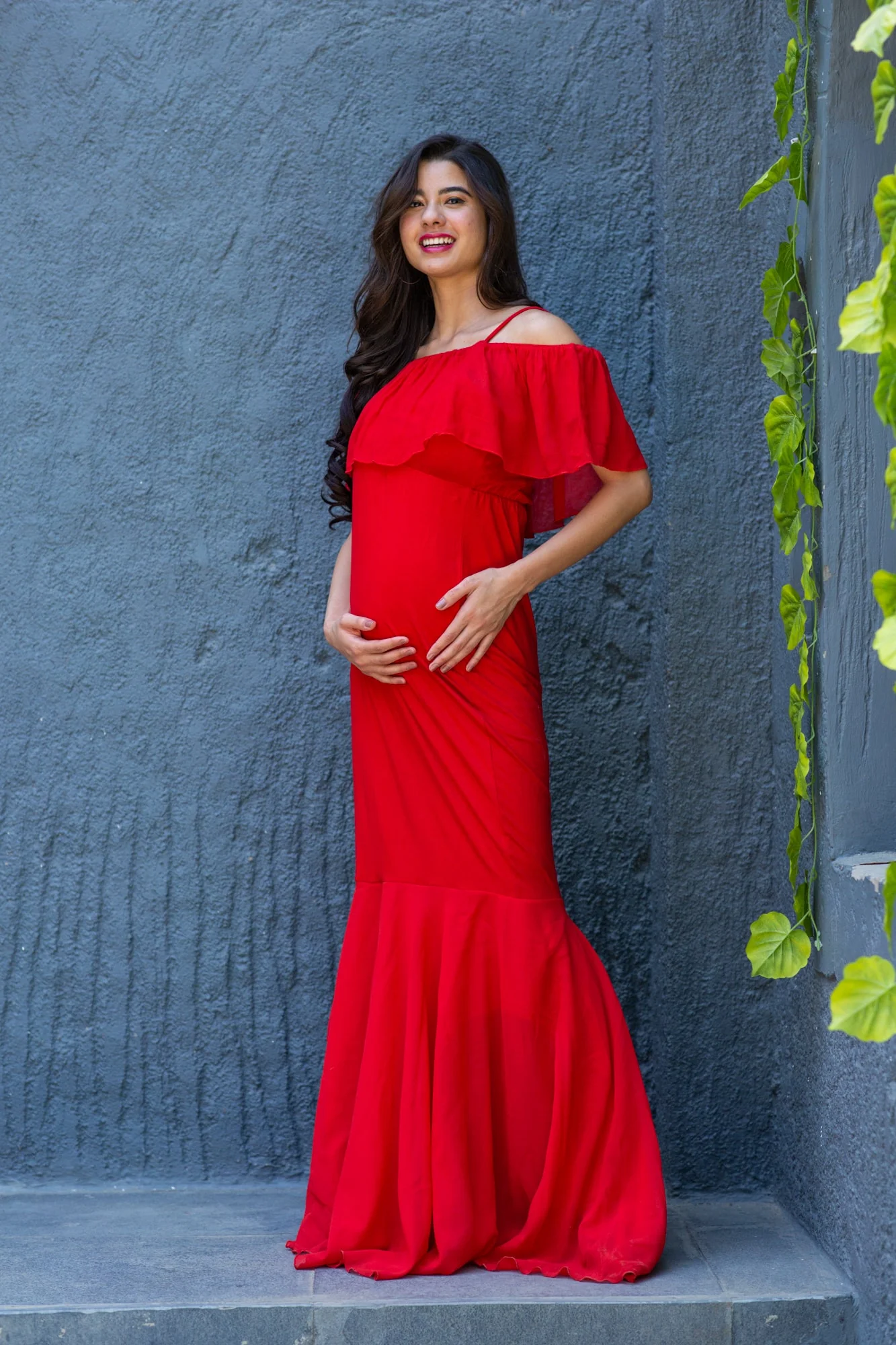 Luxe Candy Off-Shoulder Fish Cut Maternity Photoshoot Gown - Chenance