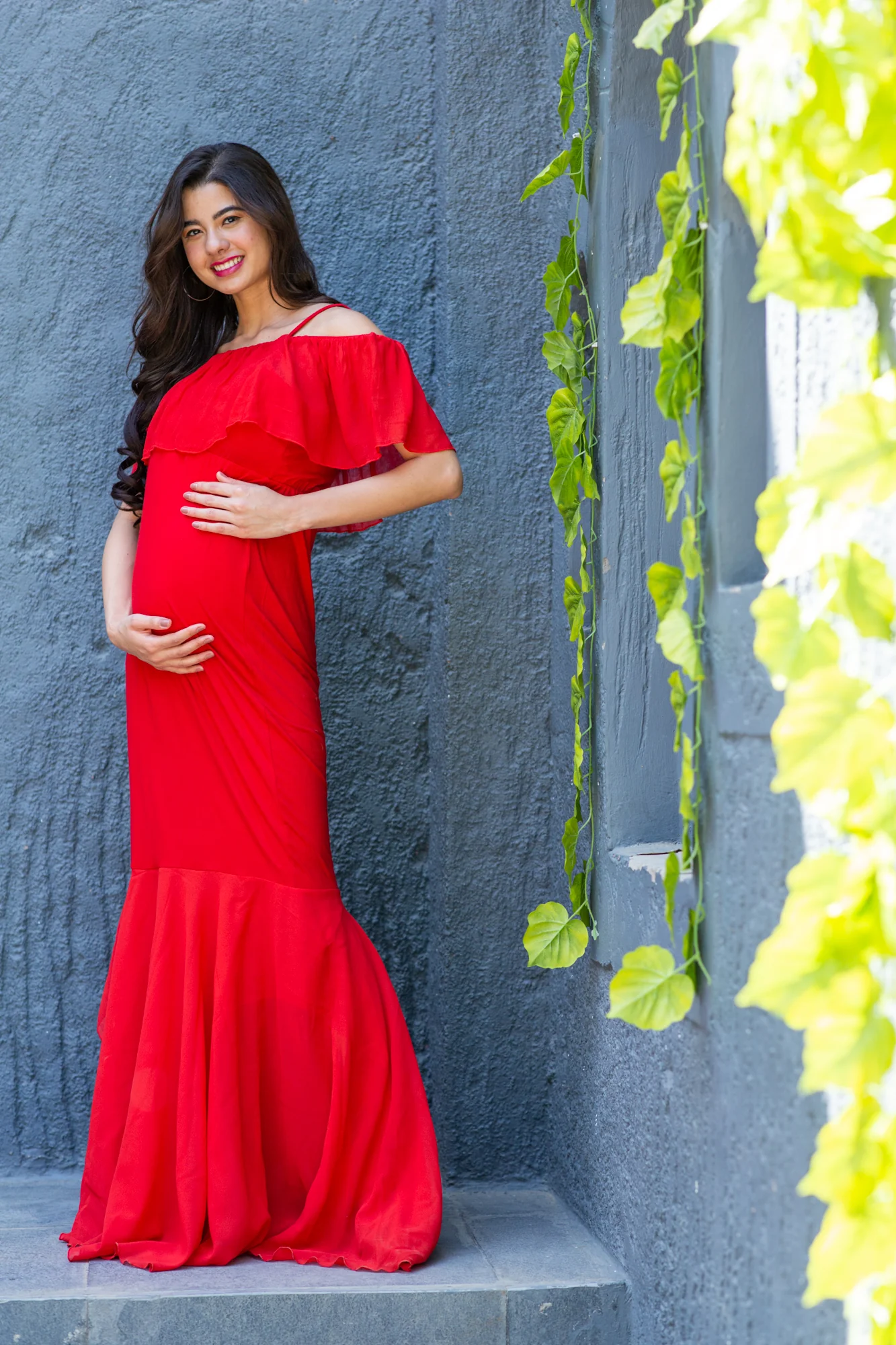 Luxe Candy Off-Shoulder Fish Cut Maternity Photoshoot Gown - Chenance