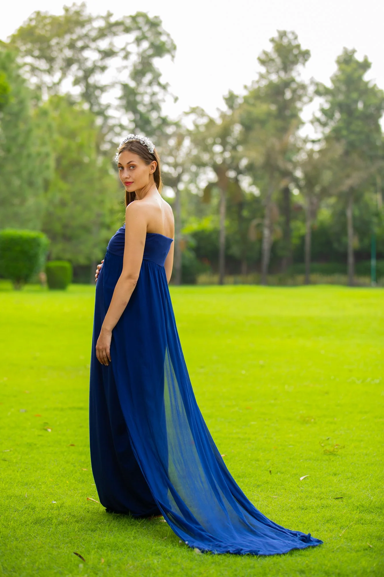 Luxe Royal Blue Off-Shoulder Trail Maternity Photoshoot Gown - Chenance